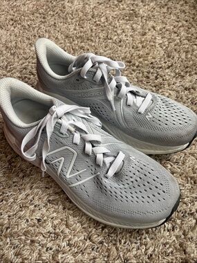 New Balance Women's Fresh Foam X running shoes size 9.5